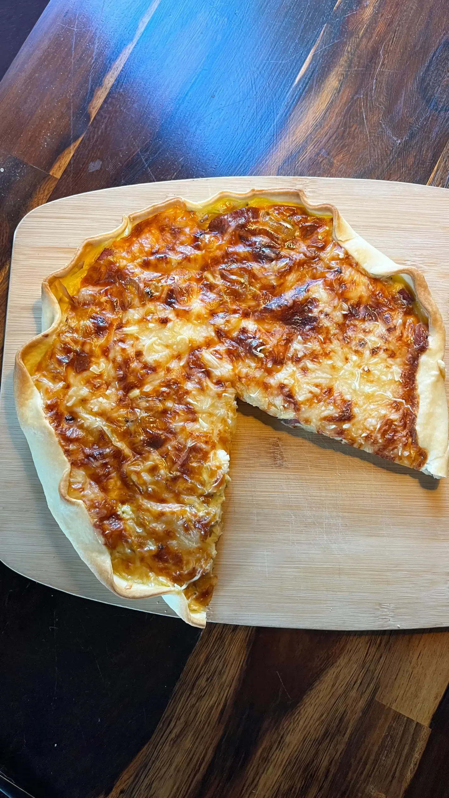 Quiche mit Zwiebeln und Speck